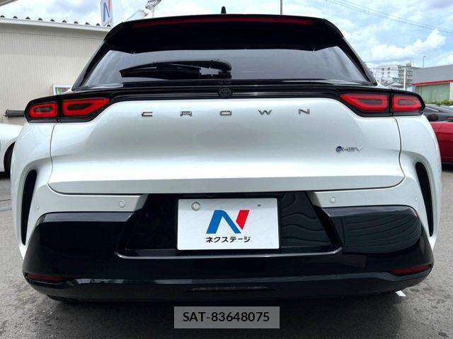 Toyota Crown Sports 2023-12 8658588-15