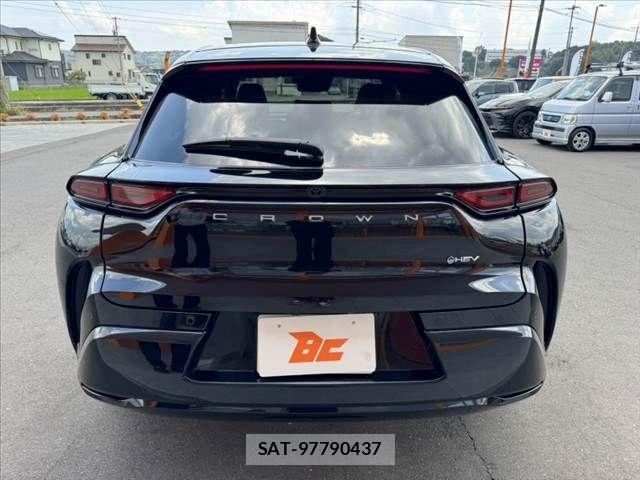 Toyota Crown Sports 2024-05 8685364-13