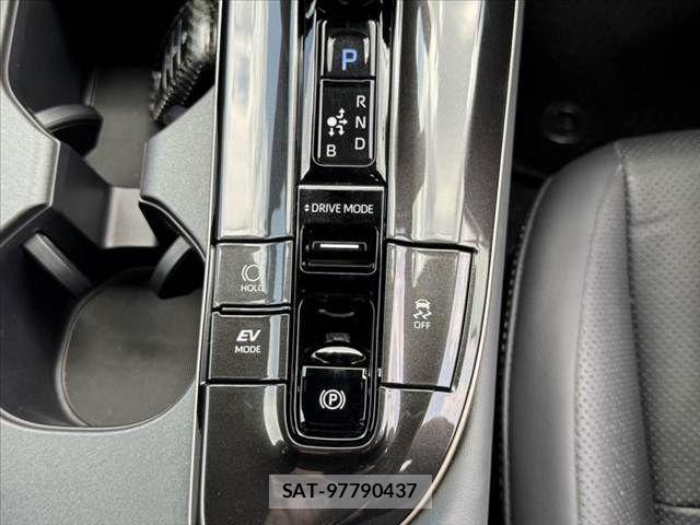 Toyota Crown Sports 2024-05 8685364-24