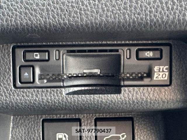Toyota Crown Sports 2024-05 8685364-5