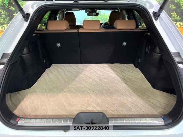 Toyota Crown Sports 2024-09 8685360-10