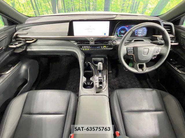 Toyota Crown Sports 2024-12 8741450-1