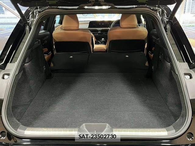 Toyota Crown Sports 2024-06 8741452-13