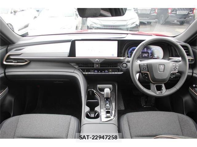 Toyota Crown Sports 2026-06 8828452-22