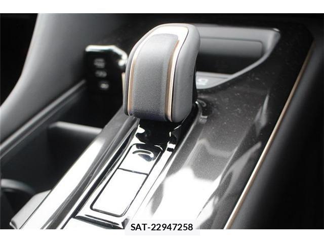 Toyota Crown Sports 2026-06 8828452-24
