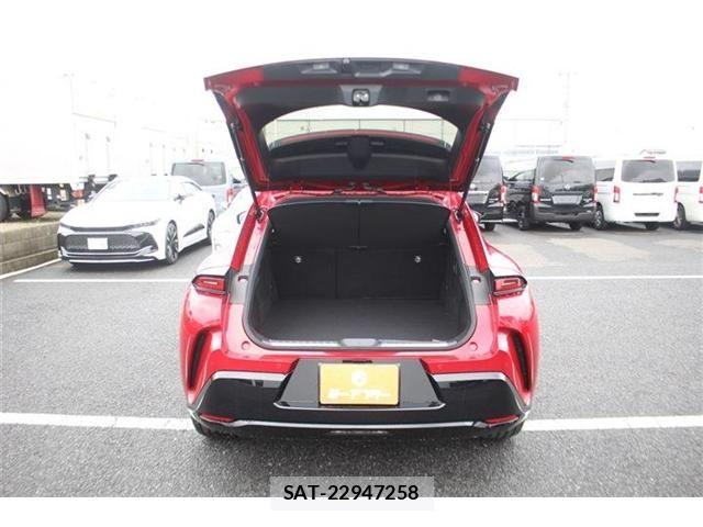 Toyota Crown Sports 2026-06 8828452-26