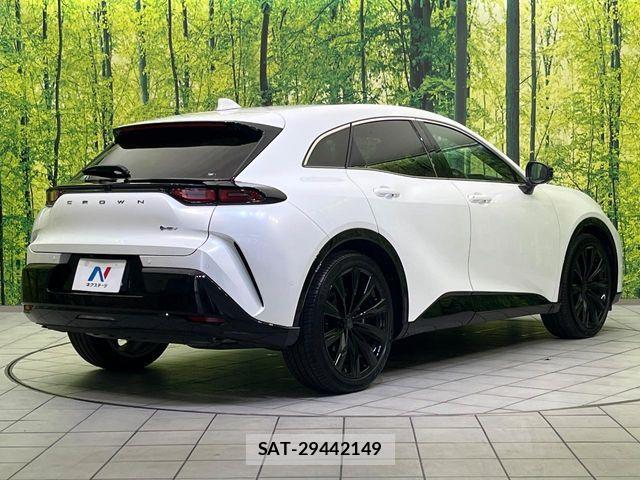 Toyota Crown Sports 2024-08 8828439-16