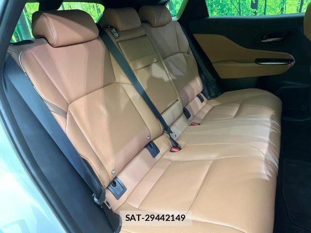 Toyota Crown Sports 2024-08 8828439-8