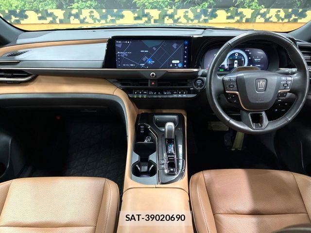 Toyota Crown Sports 2024-06 8828440-1