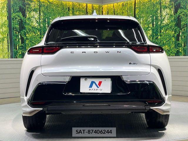 Toyota Crown Sports 2024-08 8828437-14