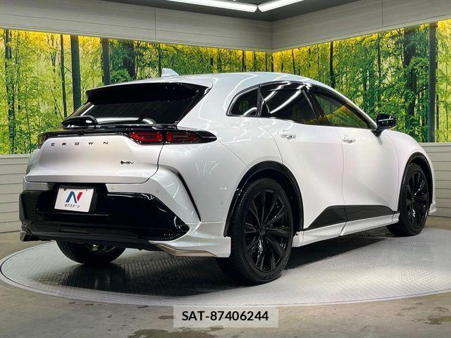 Toyota Crown Sports 2024-08 8828437-16