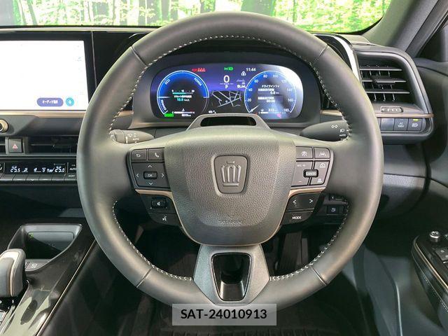 Toyota Crown Sports 2024-06 8828436-10