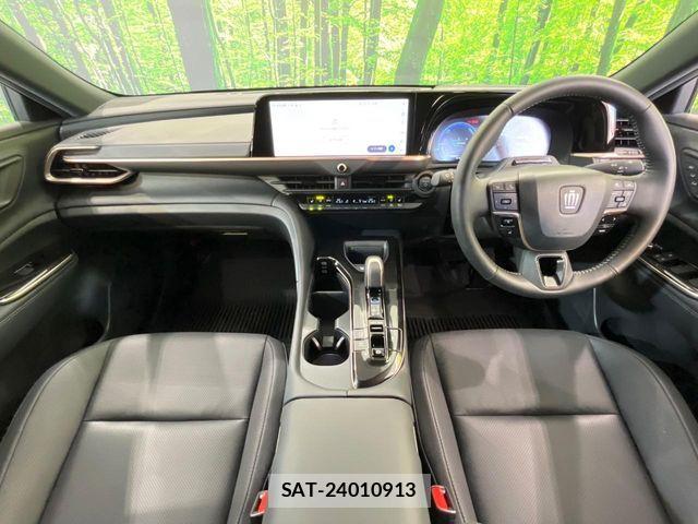 Toyota Crown Sports 2024-06 8828436-1