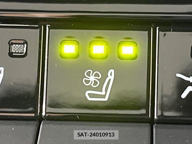Toyota Crown Sports 2024-06 8828436-6