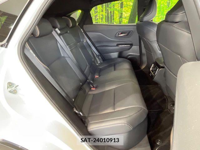 Toyota Crown Sports 2024-06 8828436-8