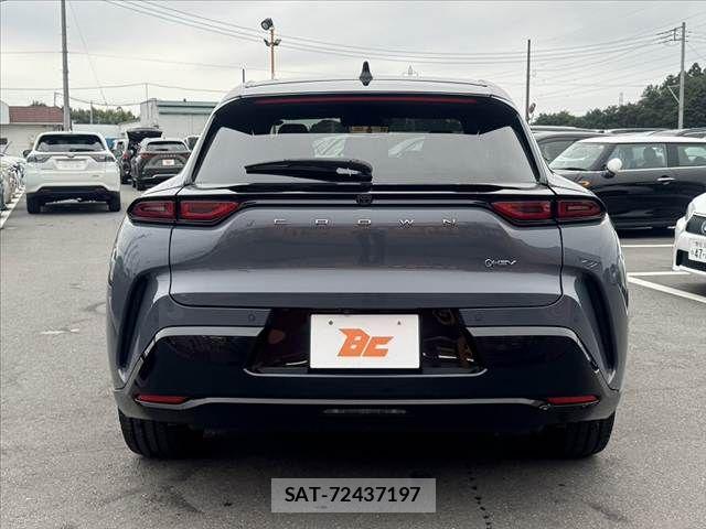 Toyota Crown Sports 2024-06 8828442-13