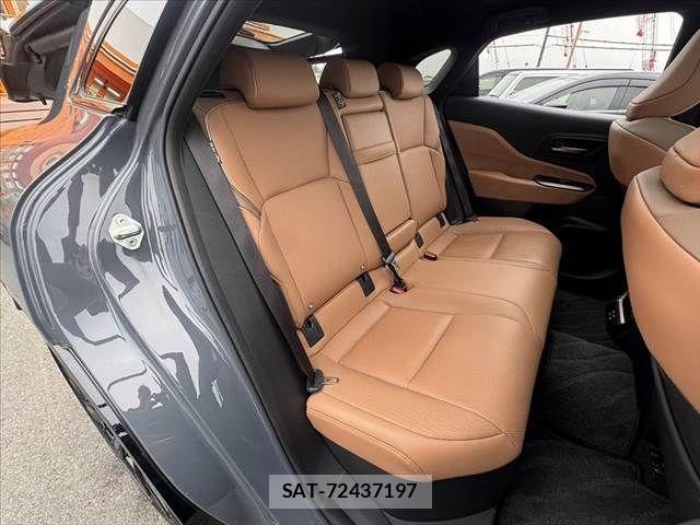 Toyota Crown Sports 2024-06 8828442-19