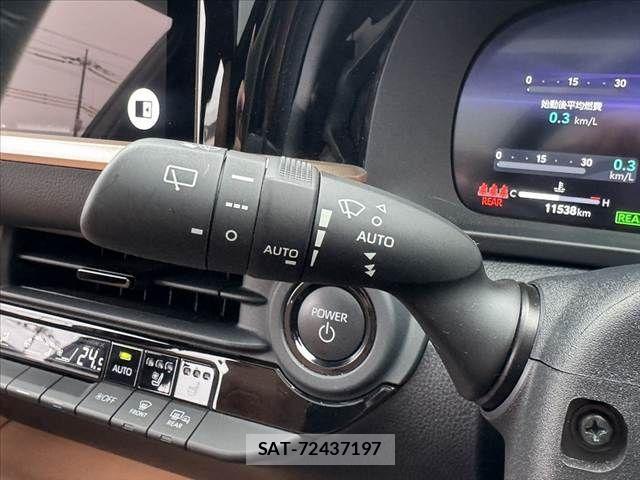 Toyota Crown Sports 2024-06 8828442-26