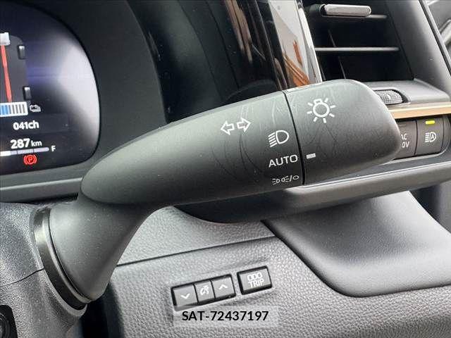 Toyota Crown Sports 2024-06 8828442-27