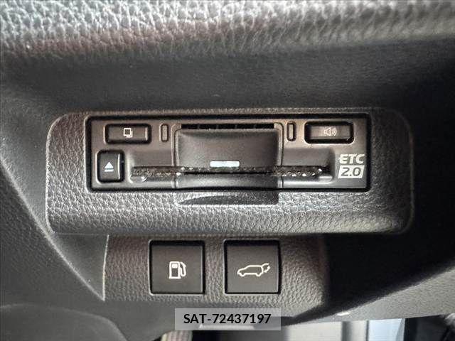 Toyota Crown Sports 2024-06 8828442-28