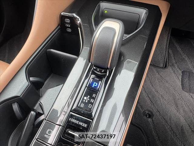 Toyota Crown Sports 2024-06 8828442-29
