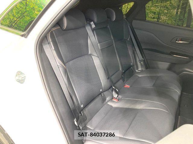 Toyota Crown Sports 2025-02 8848597-9