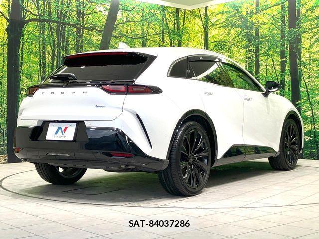 Toyota Crown Sports 2025-02 8848597-16
