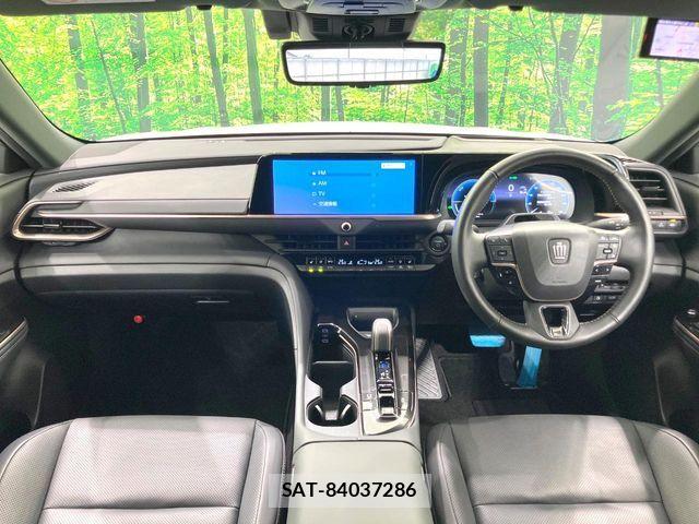 Toyota Crown Sports 2025-02 8848597-1