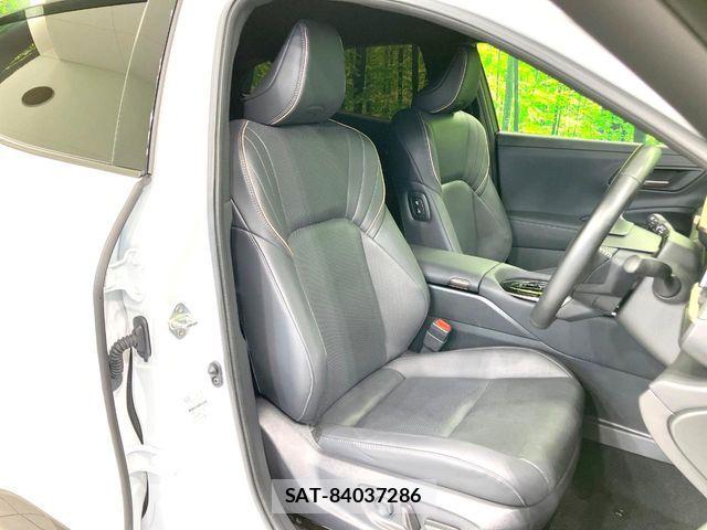 Toyota Crown Sports 2025-02 8848597-8