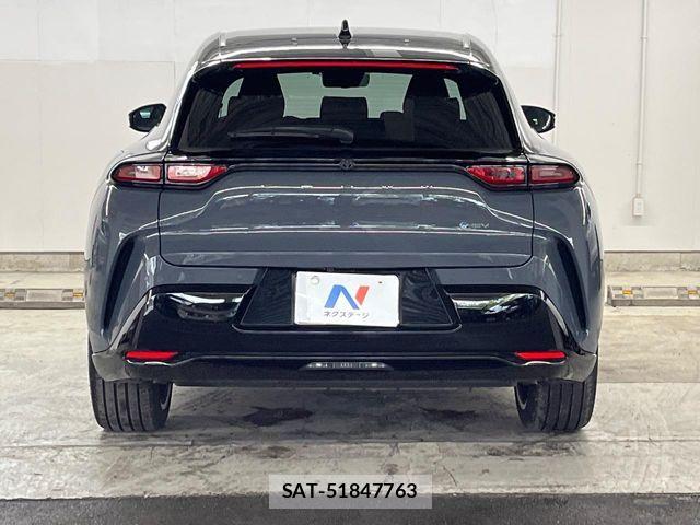Toyota Crown Sports 2025-09 8848596-14