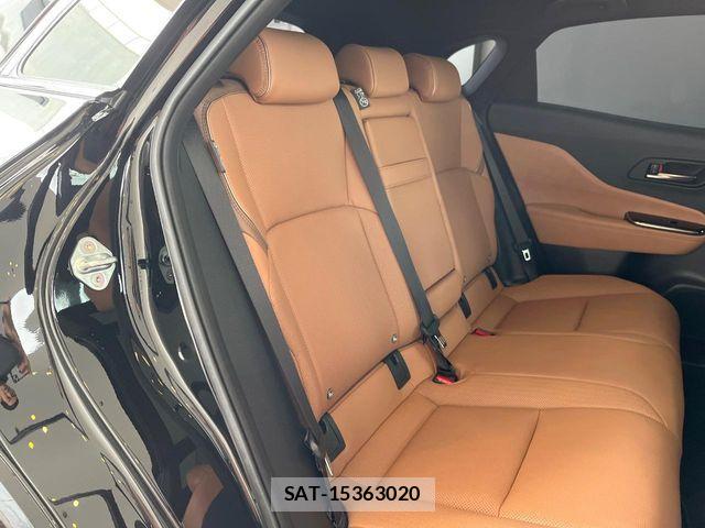 Toyota Crown Sports 2024-12 8870732-8