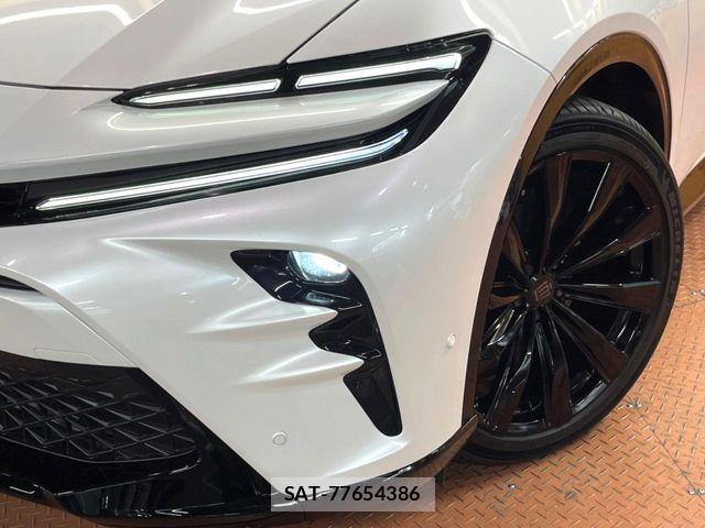 Toyota Crown Sports 2023-12 8870734-13