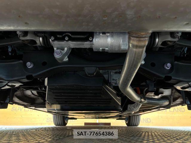 Toyota Crown Sports 2023-12 8870734-18