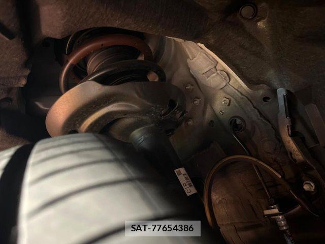 Toyota Crown Sports 2023-12 8870734-19