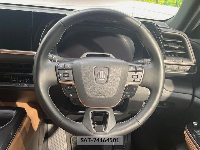 Toyota Crown Sports 2023-10 8870728-10