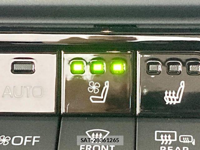 Toyota Crown Sports 2025-03 8870729-6