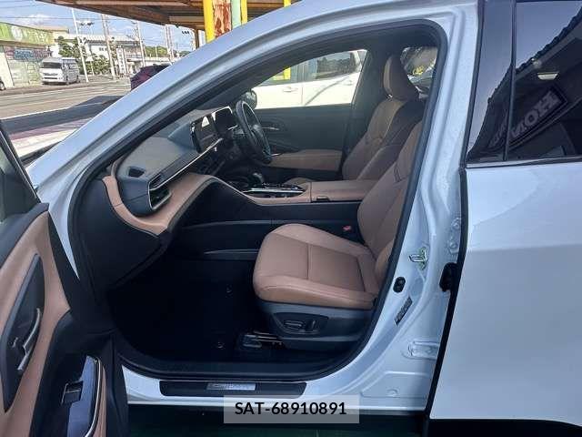 Toyota Crown Sports 2024-04 8870735-4