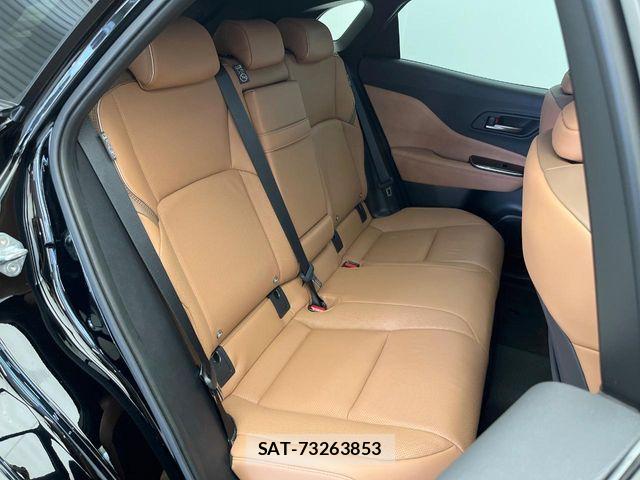 Toyota Crown Sports 2024-10 8879284-11
