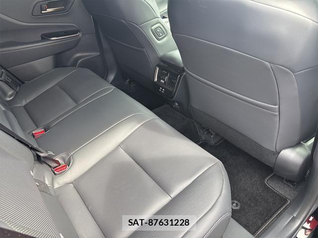 Toyota Crown Sports 2025-07 8879285-18