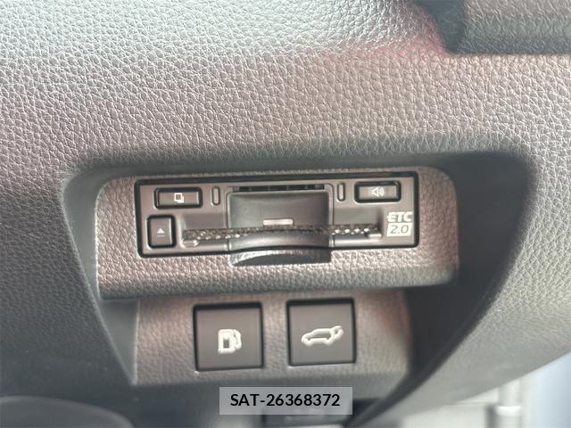 Toyota Crown Sports 2024-08 8879290-10