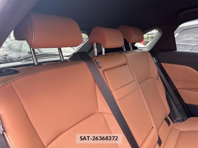 Toyota Crown Sports 2024-08 8879290-17
