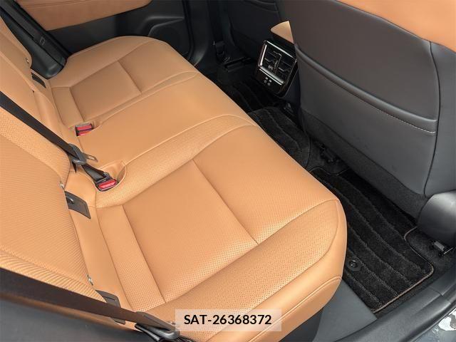 Toyota Crown Sports 2024-08 8879290-18