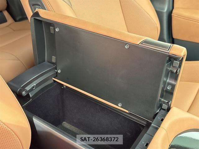 Toyota Crown Sports 2024-08 8879290-27