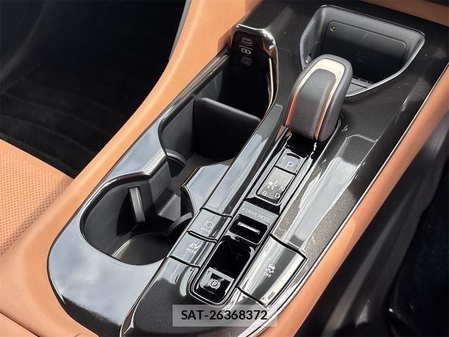 Toyota Crown Sports 2024-08 8879290-7