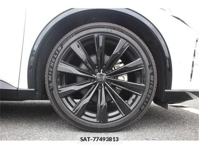 Toyota Crown Sports 2025-04 8879294-10