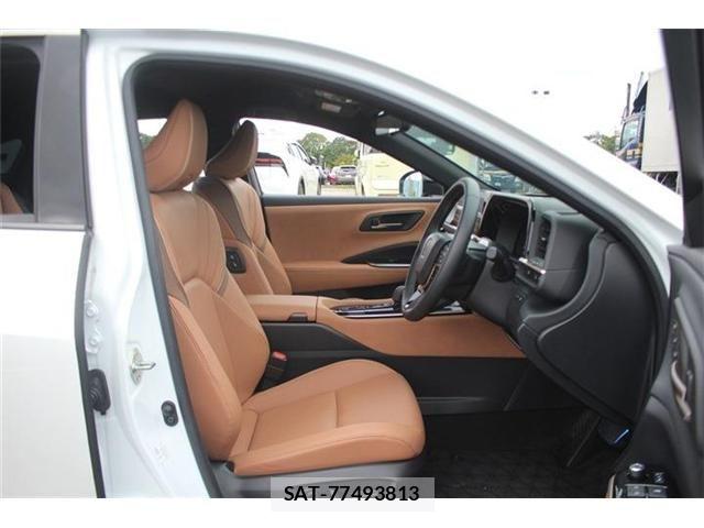 Toyota Crown Sports 2025-04 8879294-18
