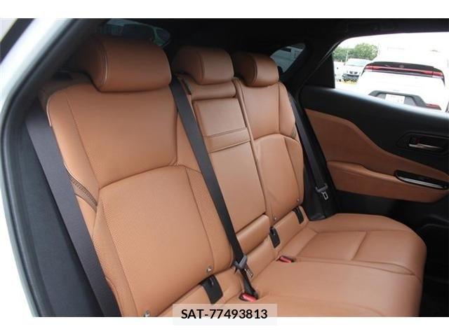 Toyota Crown Sports 2025-04 8879294-19