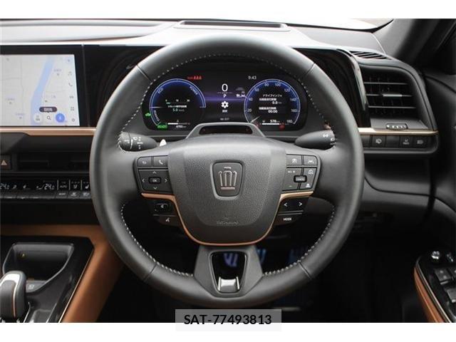Toyota Crown Sports 2025-04 8879294-21