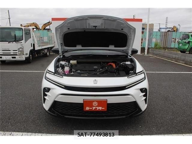 Toyota Crown Sports 2025-04 8879294-28