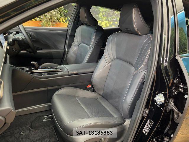 Toyota Crown Sports 2024-08 8879296-8
